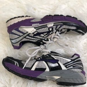brooks adrenaline gts 12 womens purple